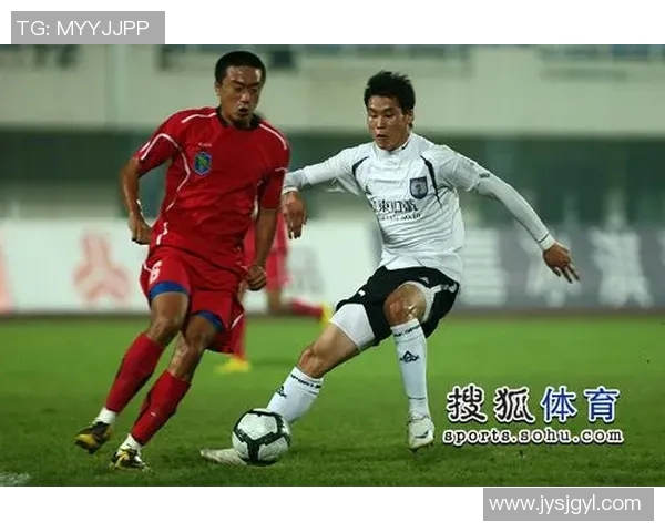 中国帅气足球明星的风采与成就展现足球魅力的精彩瞬间